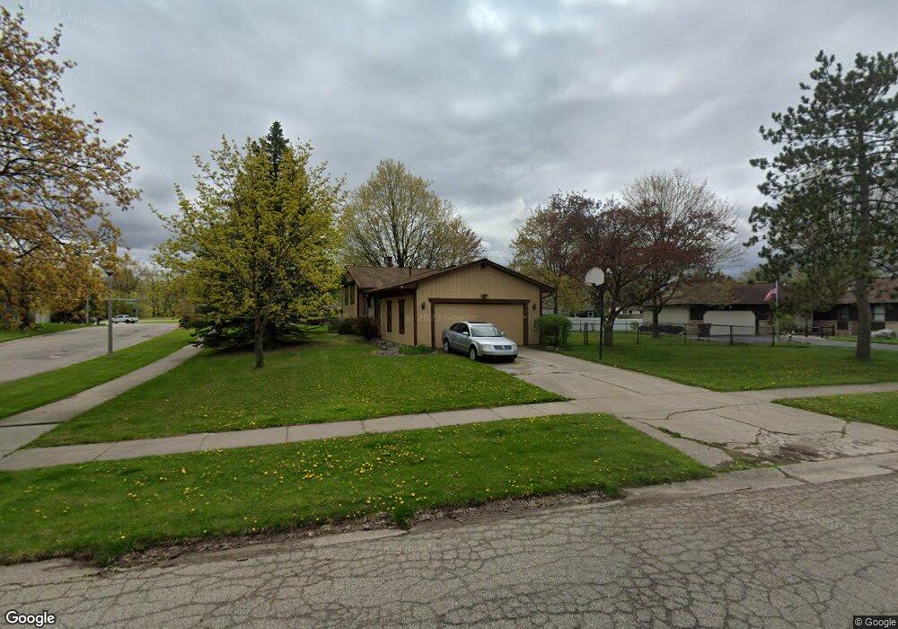 2105 Briarhill Dr, Lansing, MI 48917 - photo 1