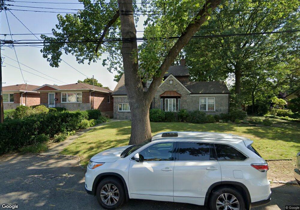 243 148th St, Whitestone, NY 11357 - photo 1