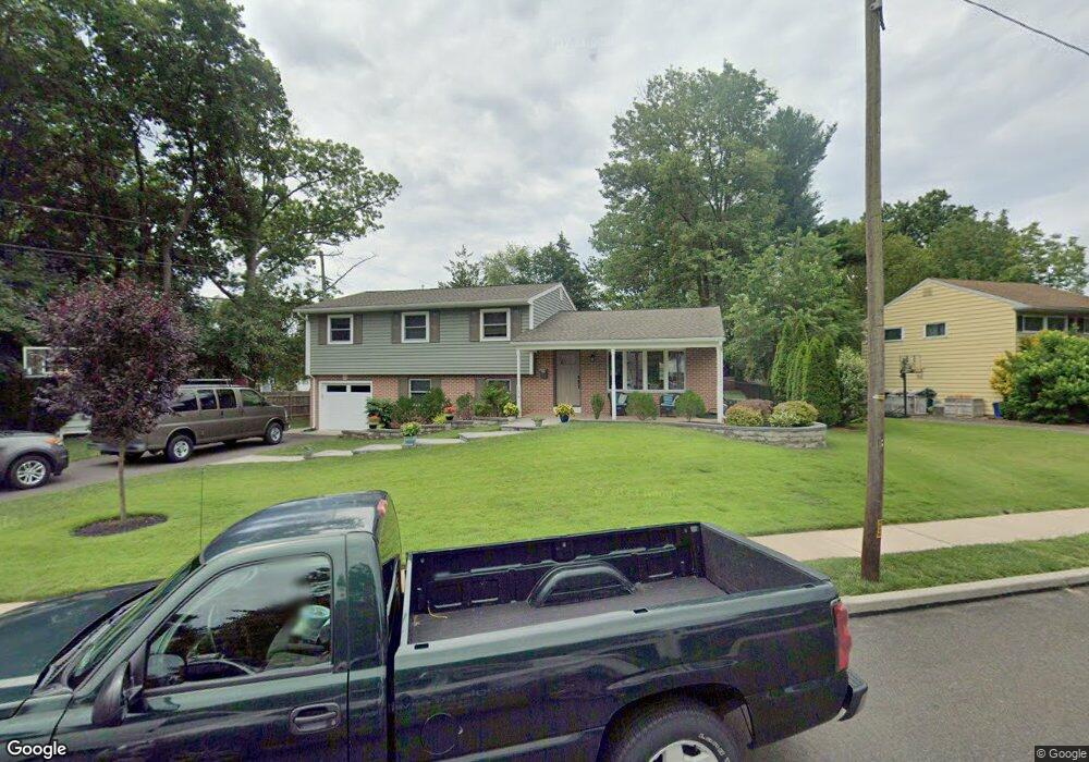 129 Hedgerow Dr, Morrisville, PA 19067 - photo 1