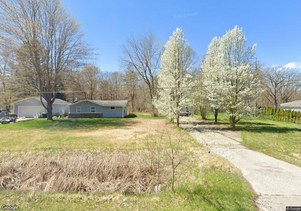 819 Sandow Rd, Midland, MI 48640 - photo 1