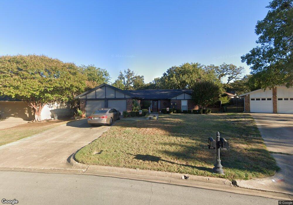 736 Aspen Ct, Hurst, TX 76054 - photo 1