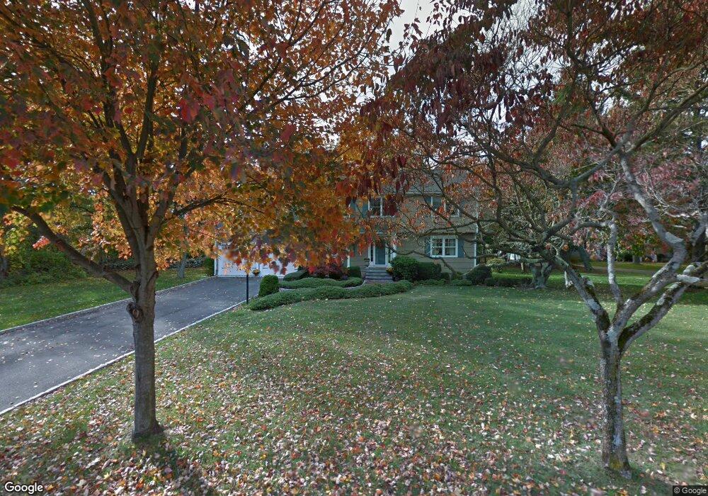 180 Springer Rd, Fairfield, CT 06824 - photo 1