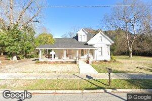 211 E Wine St, Mullins, SC 29574