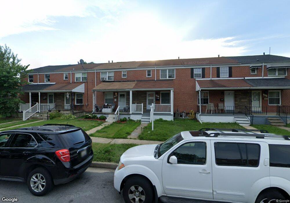 1040 Foxcroft Ln, Essex, MD 21221 - photo 1