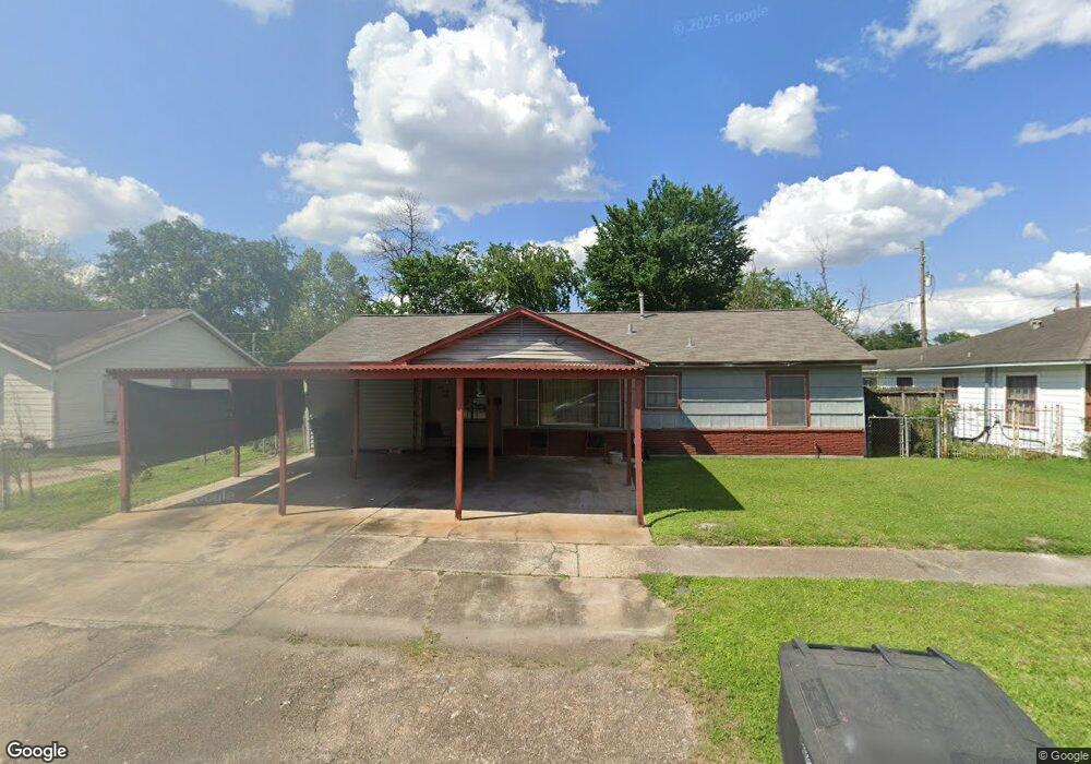 249 Lena Dr, Houston, TX 77022 - photo 1