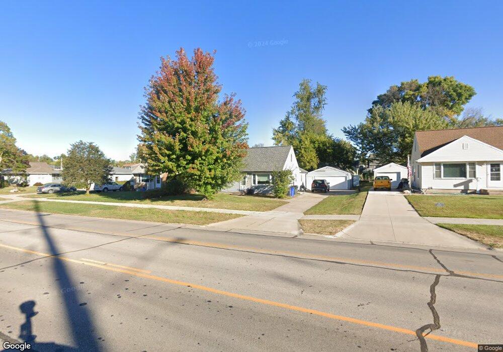 3824 Mount Vernon Rd SE, Cedar Rapids, IA 52403 - photo 1