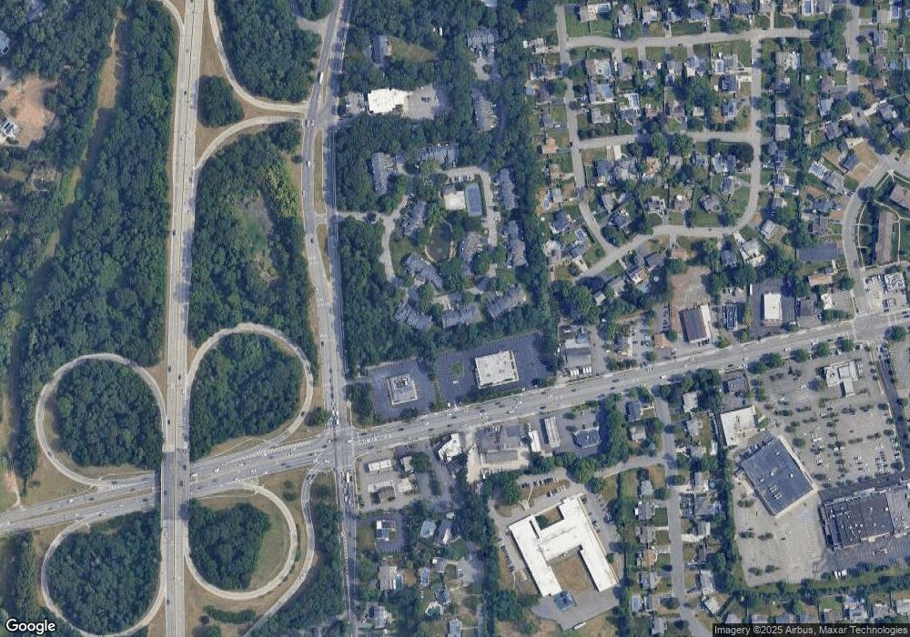 6 Madder Lake Cir, ComMacK, NY 11725 - photo 1