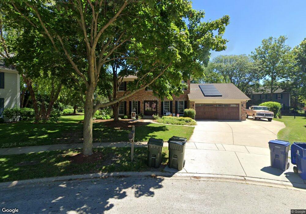 858 Mt Vernon Ct, Naperville, IL 60563 - photo 1