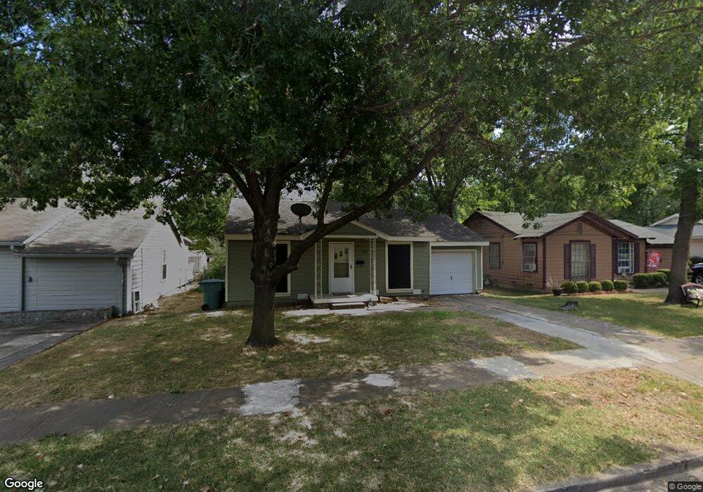 304 W Dexter St, Sherman, TX 75092 - photo 1