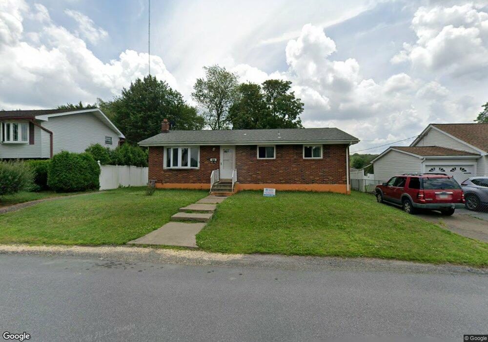 608 Carleton Ave, Hazleton, PA 18201 - photo 1