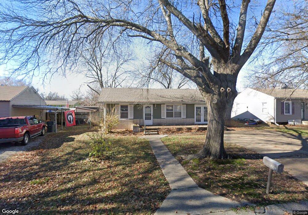 1219 Kimball Ave, Parsons, KS 67357 - photo 1