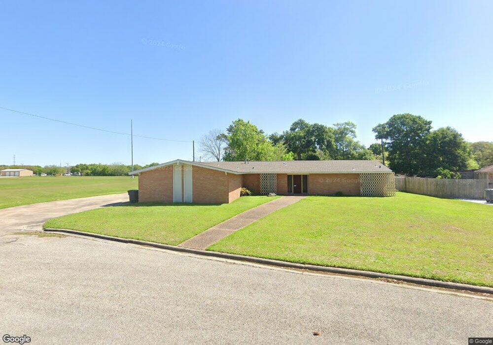 1901 Circle Dr, Bay City, TX 77414 - photo 1