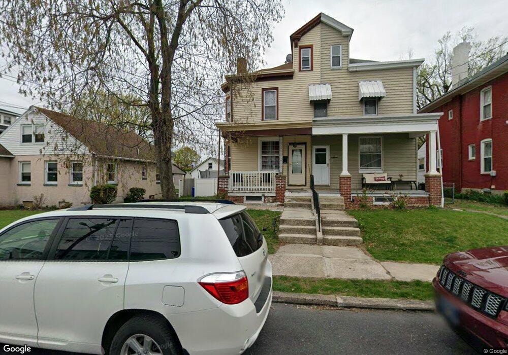 3324 Ridgeway St, Reading, PA 19605 - photo 1