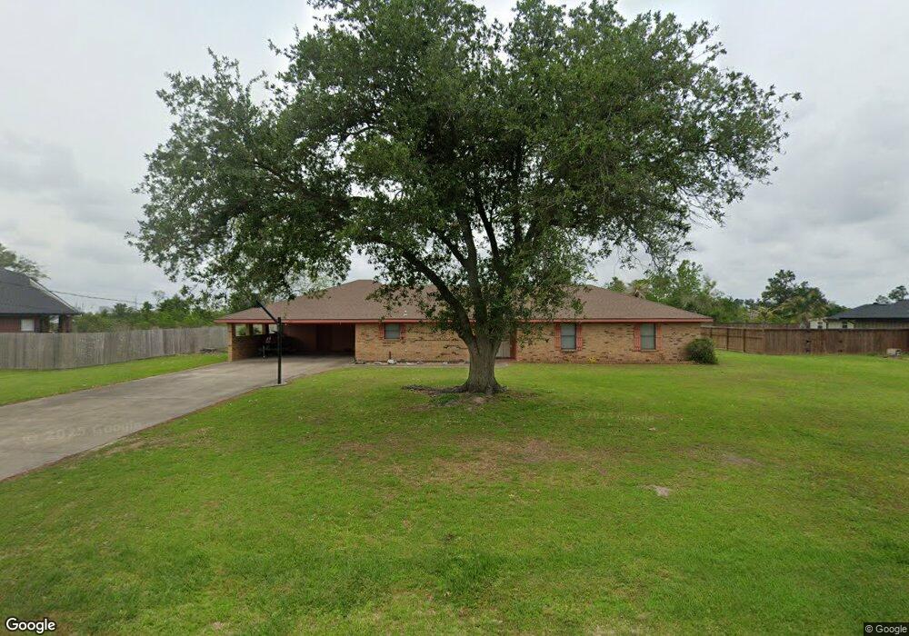 620 N Lake Ct, Lake Charles, LA 70605 - photo 1