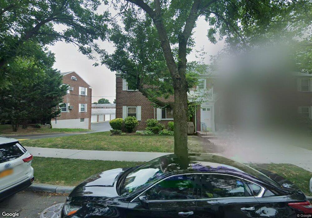 260-24 73rd Ave unit 2nd Fl, Glen Oaks, NY 11004 - photo 1