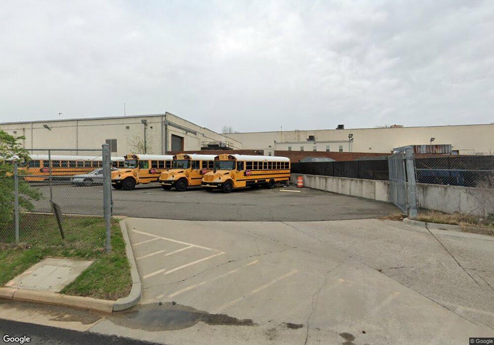 116 S Quaker Ln, Alexandria, VA 22314 - photo 1