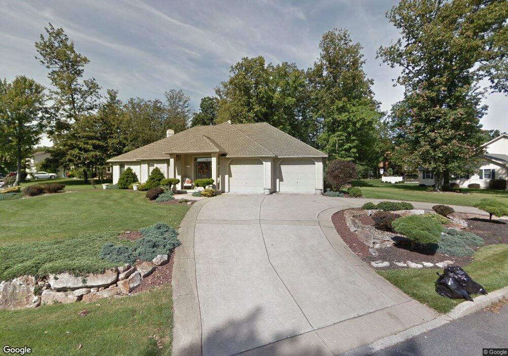 1199 Candlewood Dr, Pen Argyl, PA 18072 - photo 1