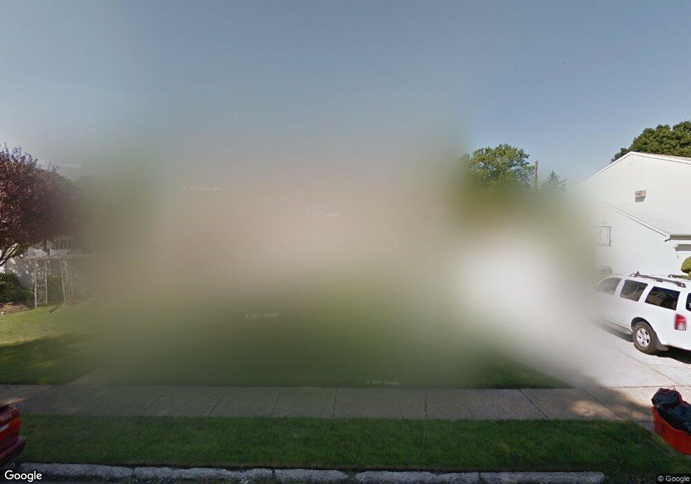 959 Woodcliff Dr unit 1, Franklin Square, NY 11010 - photo 1