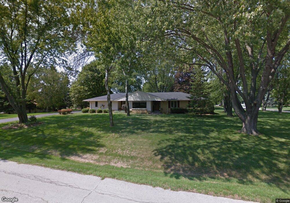 2055 Arrowhead Ct, Elm Grove, WI 53122 - photo 1