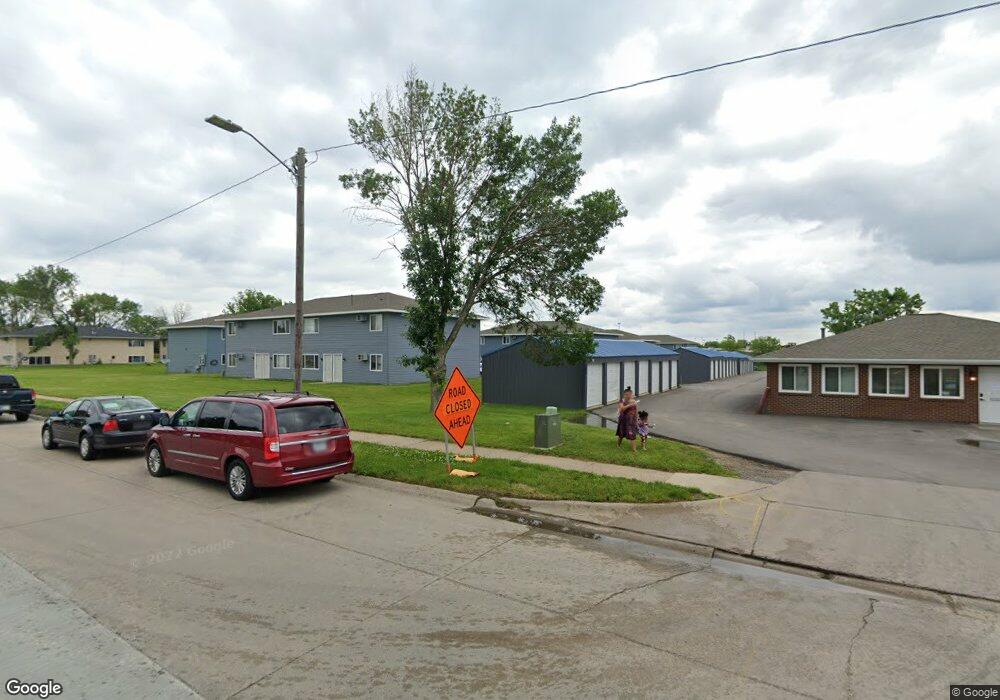 2111 Westdale Dr SW unit 3, Cedar Rapids, IA 52404 - photo 1