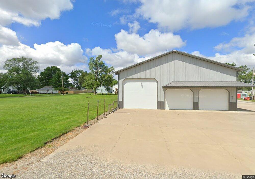 713 N 3rd St, Mattoon, IL 61938 - photo 1