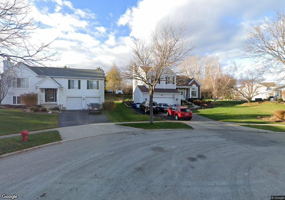 4 Fieldcrest Ct, Algonquin, IL 60102 - photo 1