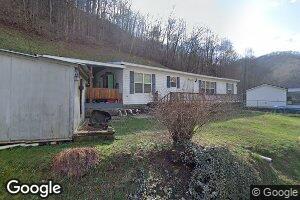 137 Rockhouse Rd, Pikeville, KY 41501
