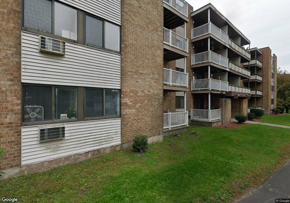 Orange Landing unit 305, West Haven, CT 06516 - photo 1