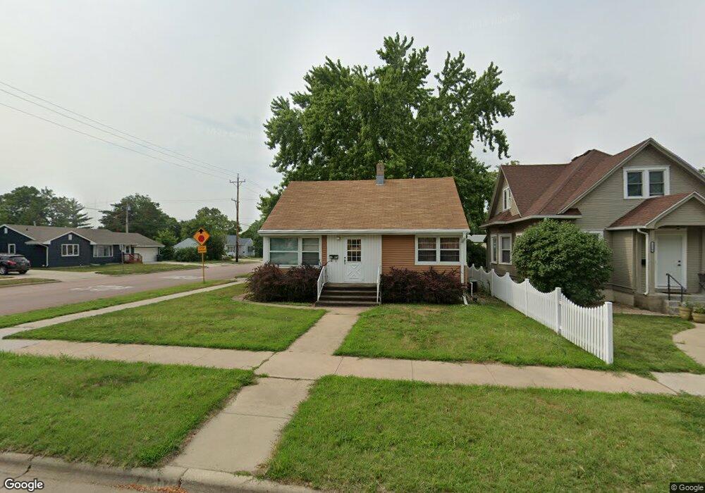 1225 E 2nd Ave, Mitchell, SD 57301 - photo 1