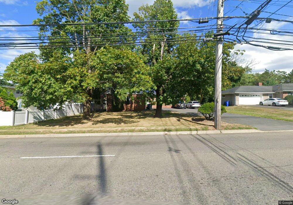 983 Riverview Dr, Totowa, NJ 07512 - photo 1