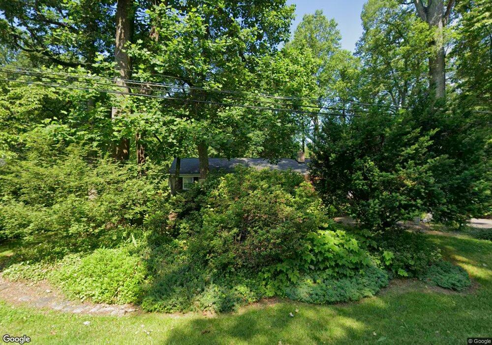 9818 Perrott Ct, Fairfax, VA 22031 - photo 1