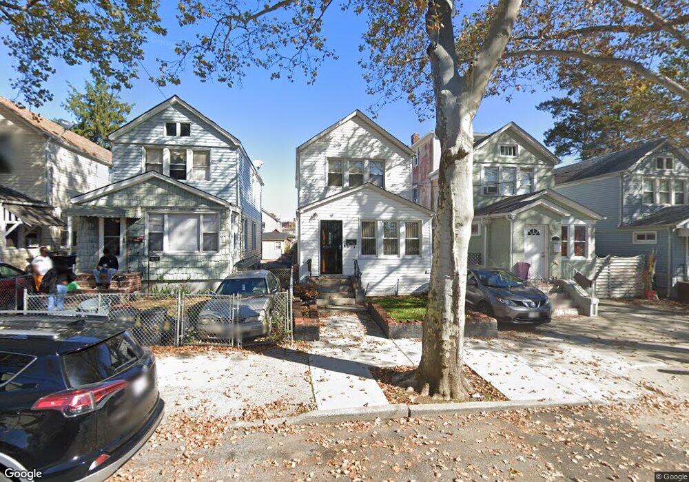 11131 158th St, Jamaica, NY 11433 - photo 1