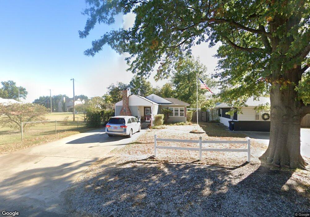 1925 N Bell Ave, Shawnee, OK 74804 - photo 1