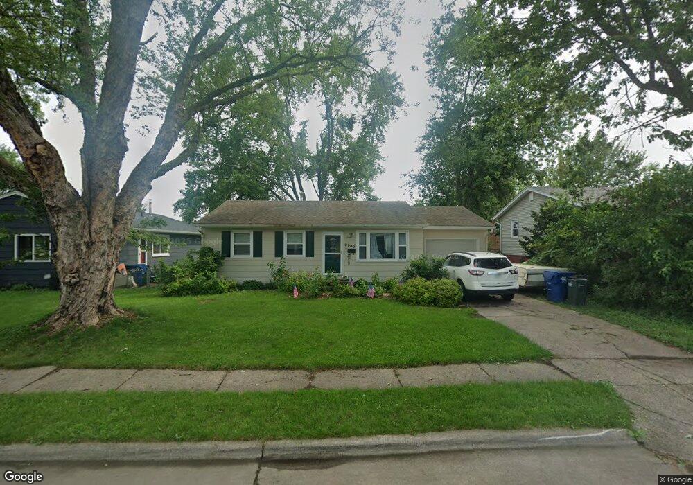 2009 W 34th St, Davenport, IA 52806 - photo 1