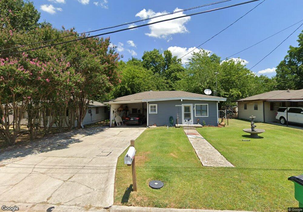 1613 Elizabeth St, Gainesville, TX 76240 - photo 1