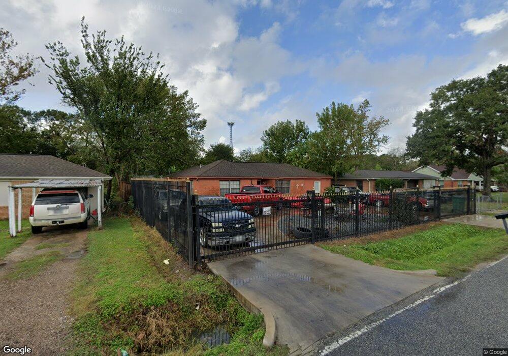 12009 N Lane Cir, Houston, TX 77086 - photo 1