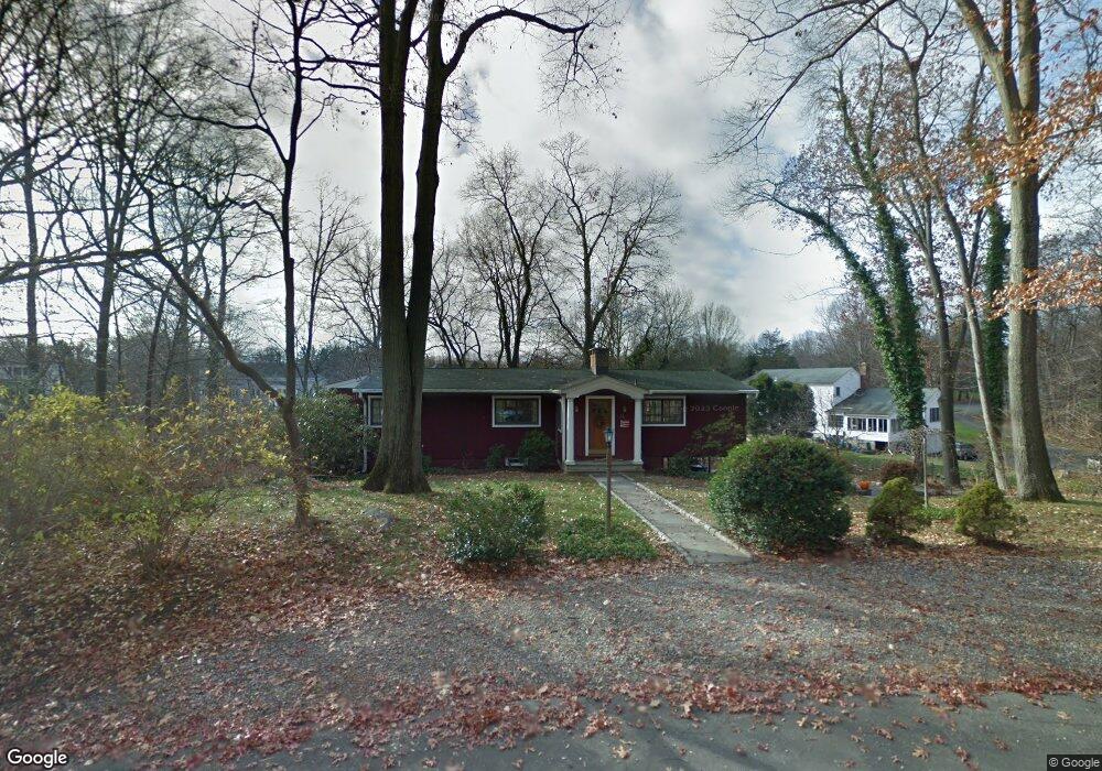 14 Wakerobin Rd, Norwalk, CT 06851 - photo 1