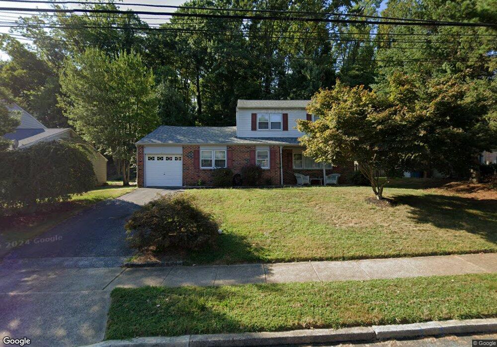 417 Camelot Dr, Brookhaven, PA 19015 - photo 1