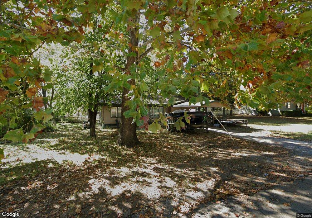 317 W Chickasaw St, Tahlequah, OK 74464 - photo 1