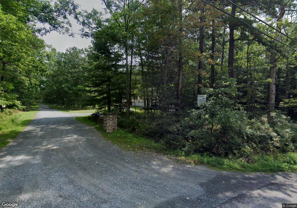 101 Whispering Oaks Rd, Greeley, PA 18425 - photo 1