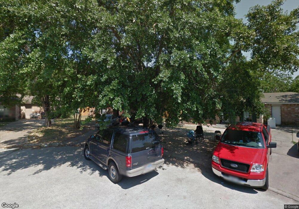 1022 Surrey Ct, Tomball, TX 77375 - photo 1