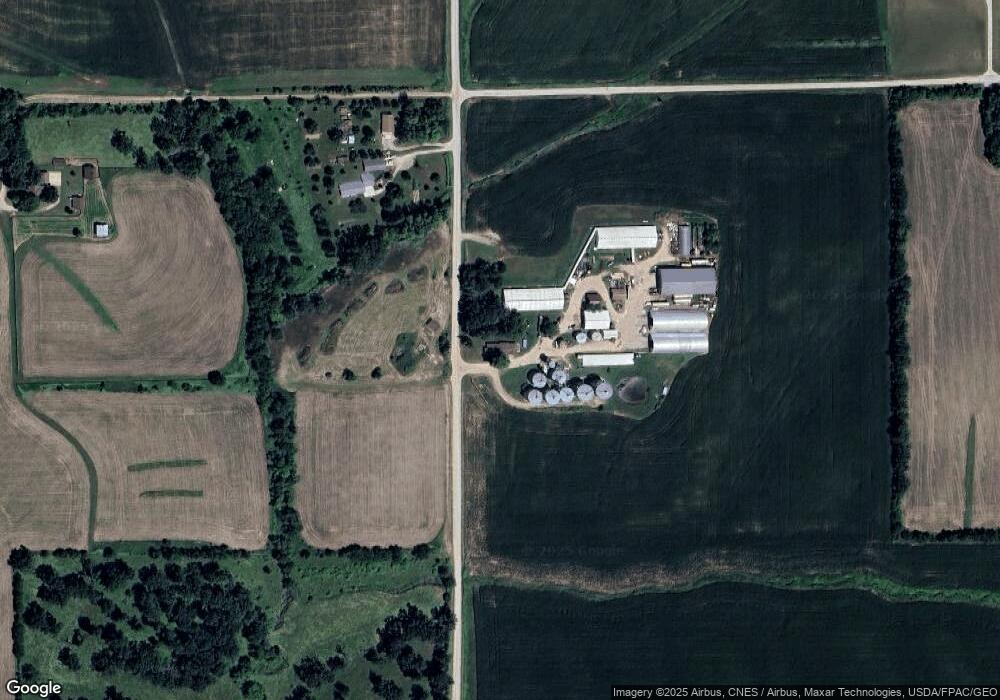 5312 E 5th St S, Newton, IA 50208 - photo 1