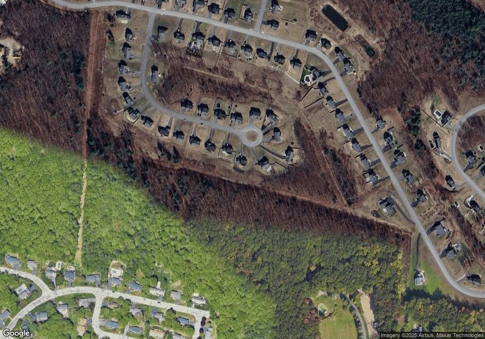 56 Colleen Cir, Hooksett, NH 03106 - photo 1