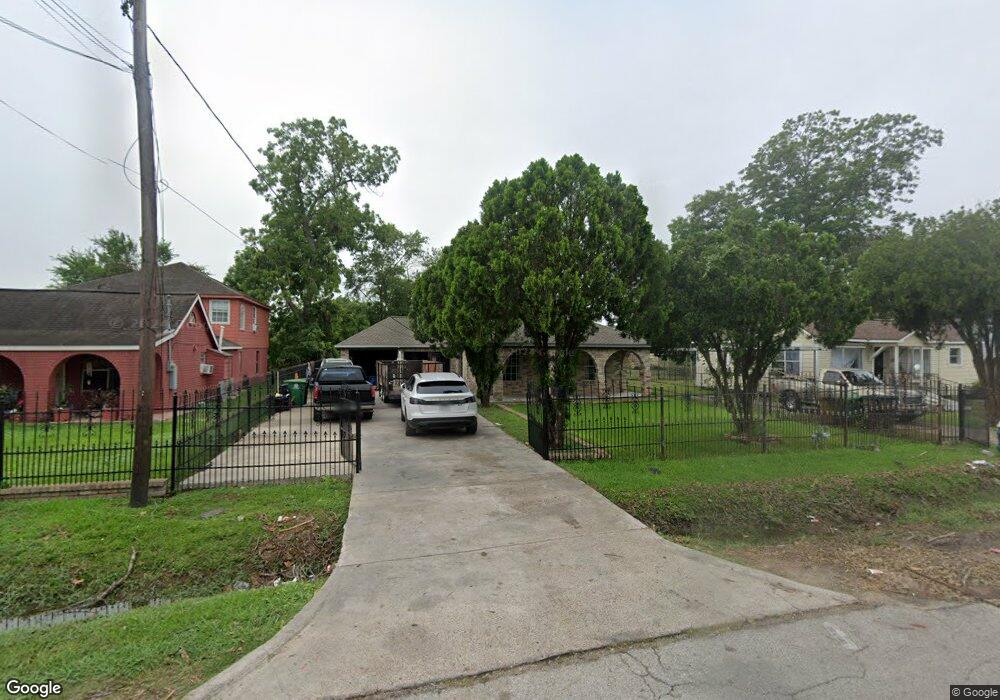2618 Melbourne St, Houston, TX 77026 - photo 1