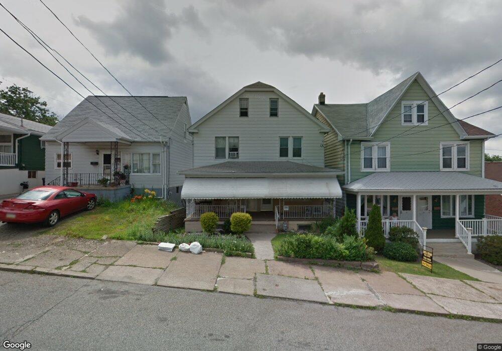 858 N Laurel St, Hazleton, PA 18201 - photo 1