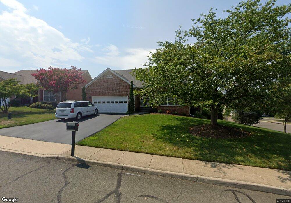 180 N View Cir, Warrenton, VA 20186 - photo 1