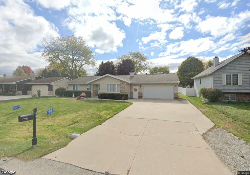 2615 W Sunnyview Cir, Appleton, WI 54914 - photo 1