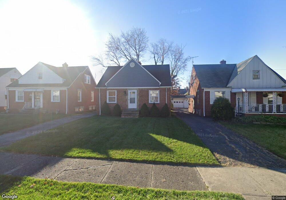 21318 Clare Ave, Maple Heights, OH 44137 - photo 1