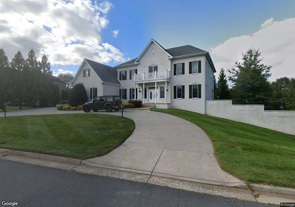 12960 Golden Meadow Ct, Fairfax, VA 22033 - photo 1