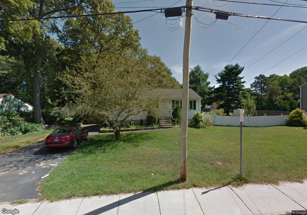 435 Pond St, Franklin, MA 02038 - photo 1